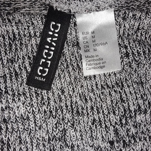 Size medium lot in women - Picture 3 of 8